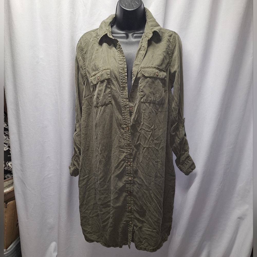 Liz Lange maternity button-down dress size small